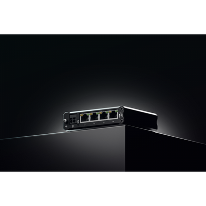 Teltonika - Switch PoE compatto con quattro porte Gigabit Ethernet. [TSW304]