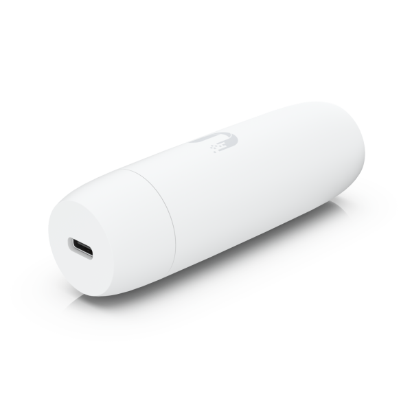Ubiquiti - UACC-Adapter-PoE-USBC - PoE to USB-C adapter, including compatible Protect WiFi camera [UACC-Adapter-PoE-USBC]