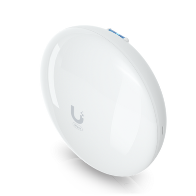 Ubiquiti - Wave-Pico-EU - Compact 60 GHz PtMP station, Max. total throughput: 2 Gbps (1.5 Gbps duplex), 5 GHz weatherproof backup radio (Max. throughput: 800 Mbps), (1) GbE RJ45 port, Integrated Bluet [Wave-Pico-EU]