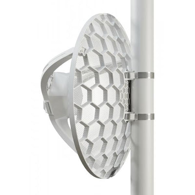 MikroTik - LHGGR&R11e-LTE7 - CPE outdoor con antenna direzionale LTE da 17 dBi e fascio di circa 25, pensata per collegamenti a lunga distanza verso il ripetitore mobile. Integra CPU dual core da 800 [LHGGR&R11e-LTE7]
