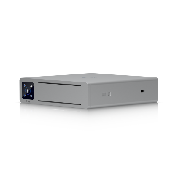 Ubiquiti - Appliance Edge AI in grado di analizzare fino a 1.000 eventi di rilevamento intelligente all'ora, migliorando gli eventi con classificazioni dettagliate e ricerca in linguaggio naturale. [AI-Key]