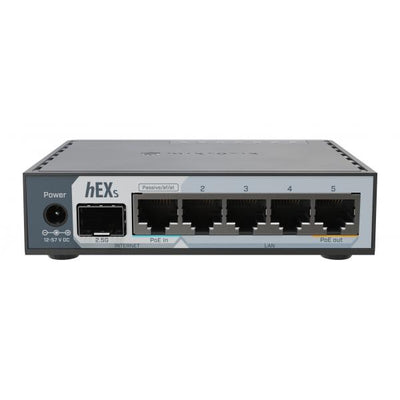 MikroTik - MikroTik router con 5 porte Gigabit Ethernet, 1 slot SFP 2.5G, 1 porta USB 3.0. CPU dual-core 950 MHz, 512 MB RAM, case compatto [E60iUGS]