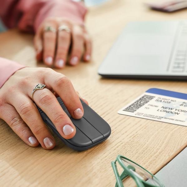 Logitech Mobi Fold mouse Viaggio Ambidestro RF senza fili + Bluetooth Ottico 4000 DPI [910-007605]
