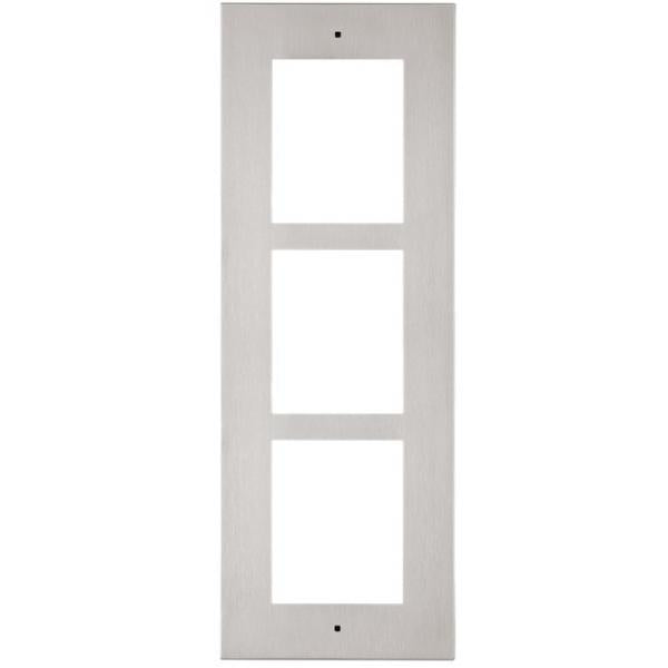 2N flush installation frame for 3 modules (must be together with 9155016) [9155013]