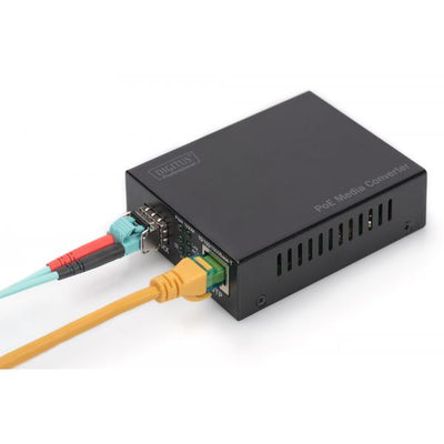 Digitus Gigabit Ethernet PoE+ Media Converter - SFP SFP Open Slot - 802.3at - 30W - without SFP module [DN-82140]