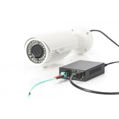 Digitus Gigabit Ethernet PoE+ Media Converter - SFP SFP Open Slot - 802.3at - 30W - without SFP module [DN-82140]