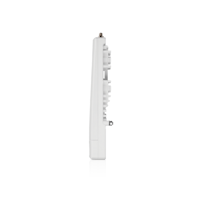 Ubiquiti - LTU-Rocket-EU - 5 GHz PtMP LTU BaseStation Radio, functions in a PtMP environment using the LTU Pro, LTU Lite, or LTU LR as Clients, Integrated 5 GHz advanced filtering performance, 900+ Mb [LTU-Rocket-EU]