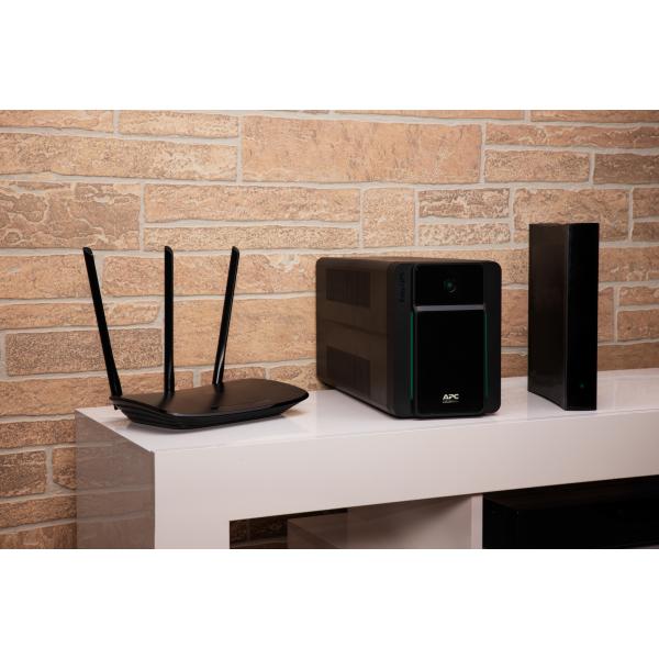 APC EASY UPS 1,20 KVA/650 W, MONTABILE A RACK, 8h RECHARGE, 230 V AC INGRESSO, 230 V AC USCITA, 6xIE [BVX1200LI]