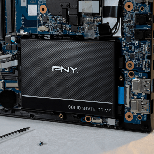 PNY SSD7CS900-4TB-RB drives allo stato solido 2.5" Serial ATA III [SSD7CS900-4TB-RB]
