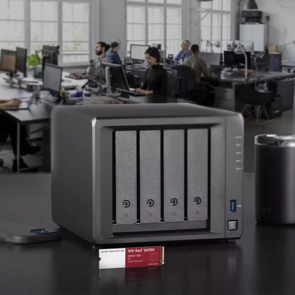 Western Digital SN700 - 2TB - NVMe - M.2 - Red [WDS200T1R0C-68BDK0]