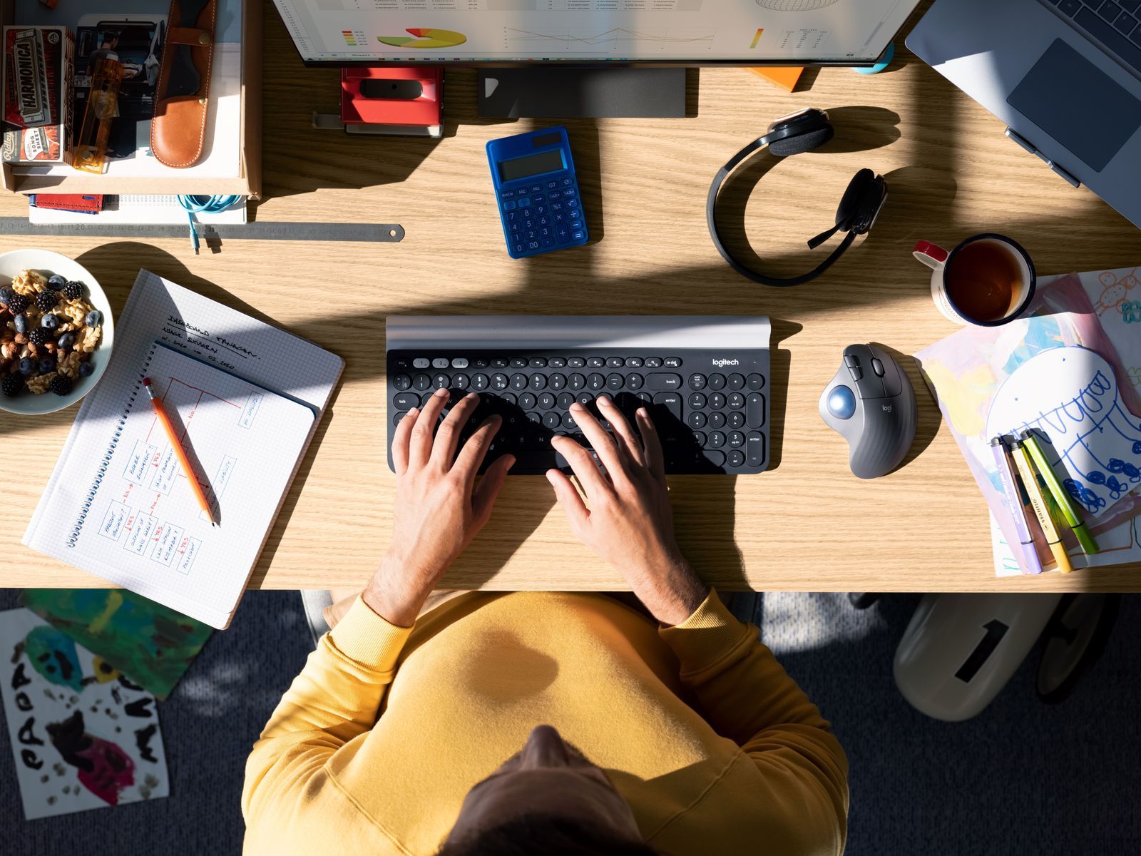 Logitech 910-006221 mouse Ufficio Mano destra RF senza fili + Bluetooth Trackball 2000 DPI [910-006221]