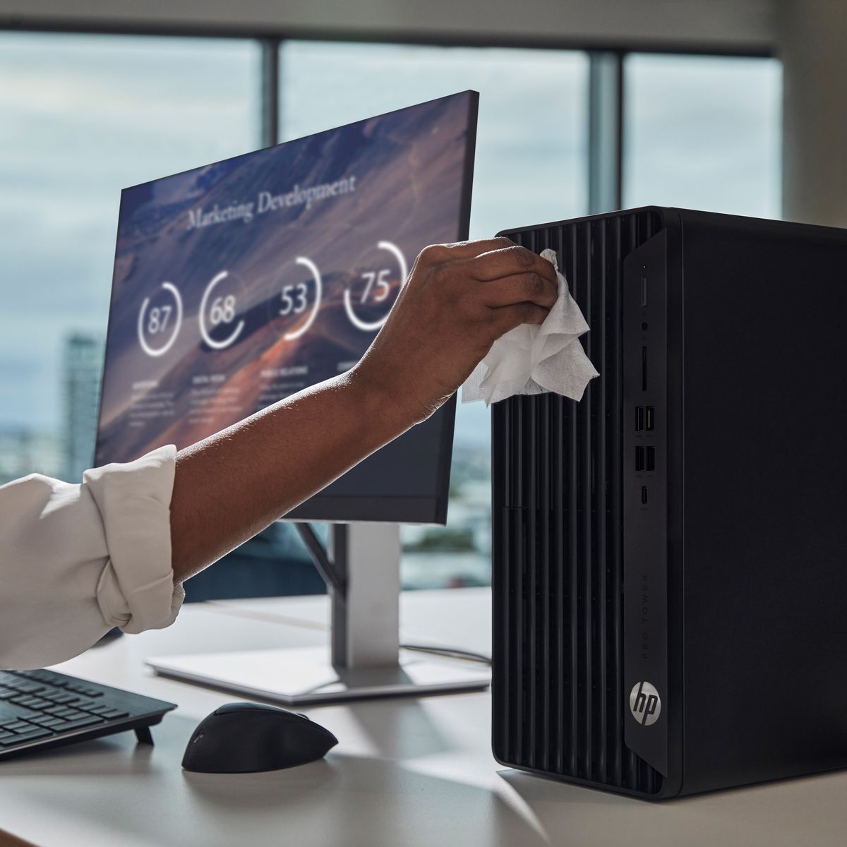 HP Pro 400 G9 Intel Core i7 i7-13700 16 GB DDR4-SDRAM 512 GB SSD Windows 11 Pro Tower PC Nero [99P22ET#ABZ]