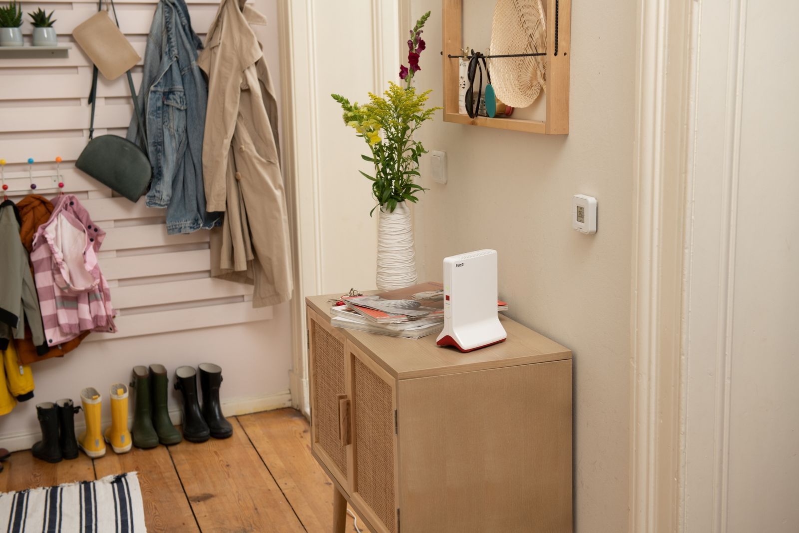 FRITZ! Repeater 6000 Ricevitore e trasmettitore di rete Rosso, Bianco 10, 100, 1000, 2500 Mbit/s [20002953]