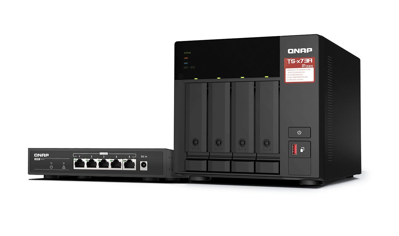 QNAP TS-473A + QSW-1105-5T Bundle Pack NAS Tower Ryzen Embedded V1500B 8 GB DDR4 0 TB QNAP Turbo System Nero [TS-473A-SW5T]