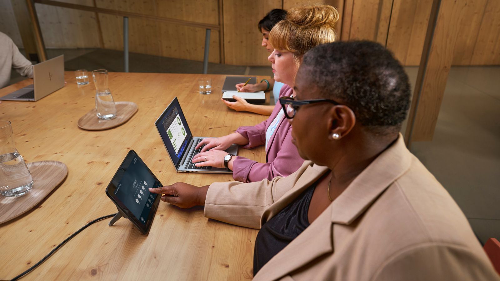 HP EliteBook X G1i 14 inch Notebook Next Gen AI PC Wolf Pro Security Edition Intel Core Ultra 7 258V Computer portatile 35,6 cm (14") Touch screen WUXGA 32 GB 1 TB SSD Windows 11 Pro Blu [B66U8AT#ABZ]