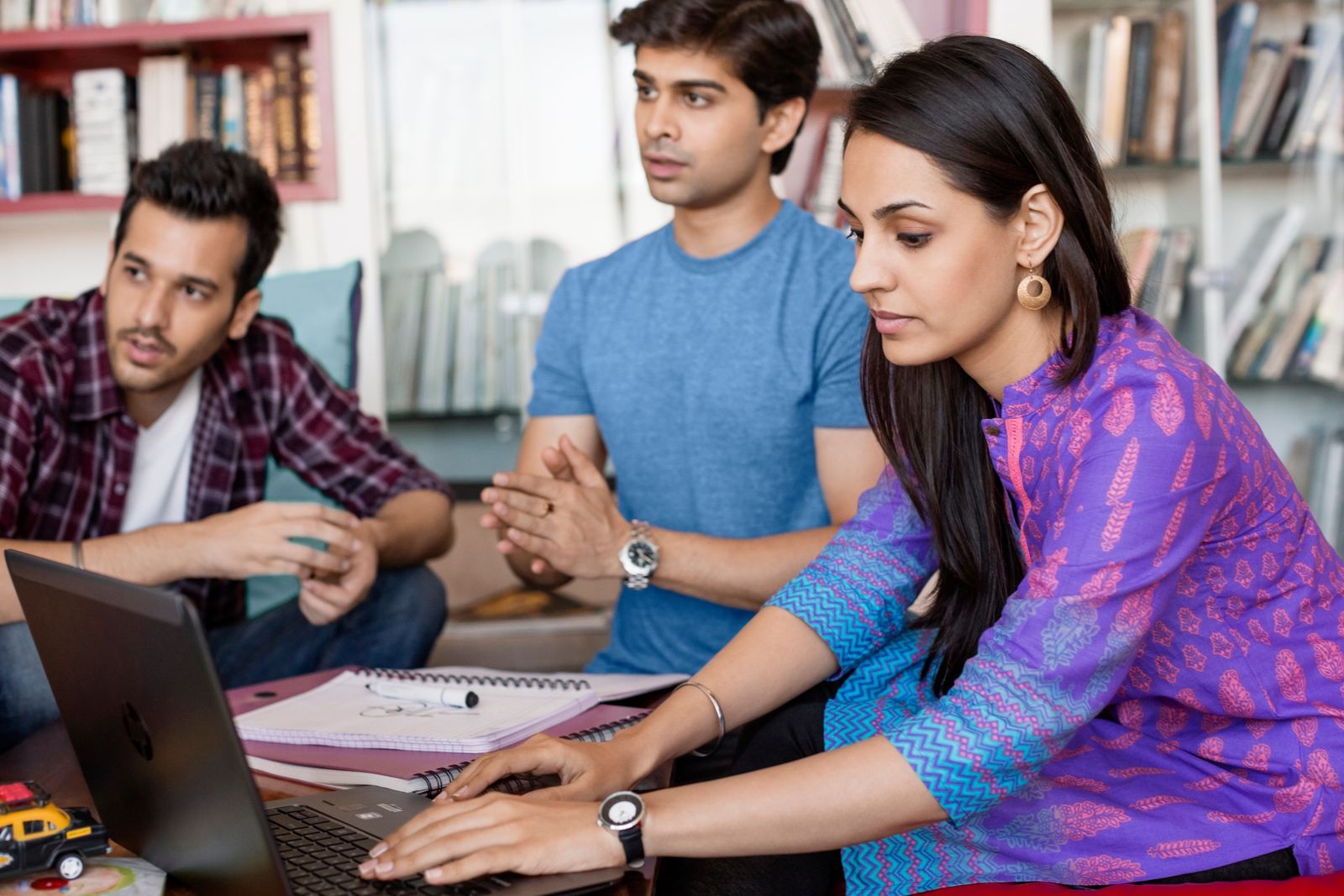 HP EliteBook 845 G11 AMD Ryzen 7 8840U Computer portatile 35,6 cm (14") WUXGA 16 GB DDR5-SDRAM 512 GB SSD Wi-Fi 6E (802.11ax) Windows 11 Pro Argento [9G0Q7ET#ABZ]