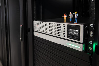 APC SMART-UPS SRT LI-ION 3000VA RM ACCS gruppo di continuità (UPS) Doppia conversione (online) 3 kVA 2700 W [SRTL3000RMXLI]