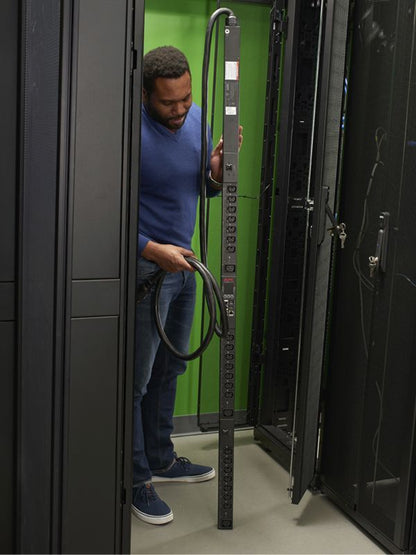 APC APDU9959EU3 unità di distribuzione dell'energia (PDU) 24 presa(e) AC 0U Nero [APDU9959EU3]