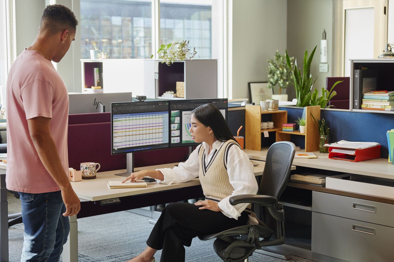 HP Monitor serie 7 Pro 24'' WUXGA USB-C - 724pu [8Y2F7AA#ABB]