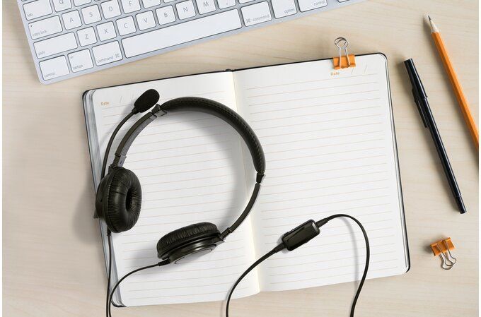 Kensington Cuffie USB-A classiche con microfono e controllo del volume [K33065WW]