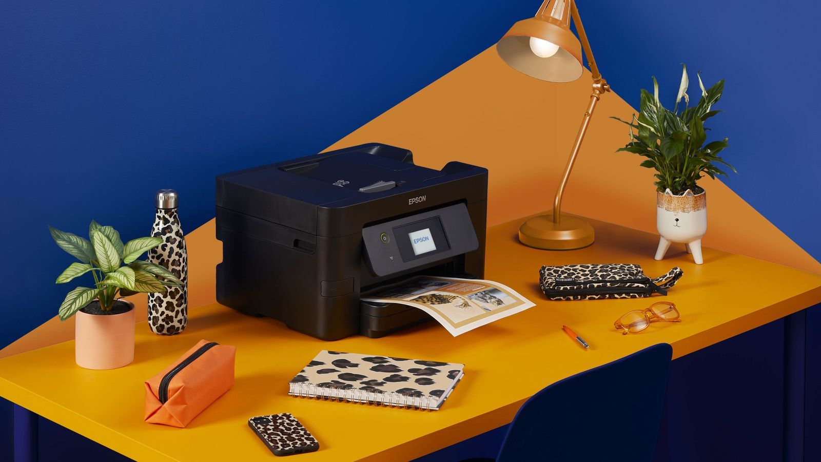 Epson WorkForce Pro Multifunzione inkjet wireless A4 WF-3820DWF con inchiostro gratuito per 6 mesi* e abbonamento ReadyPrint* [C11CJ07403]
