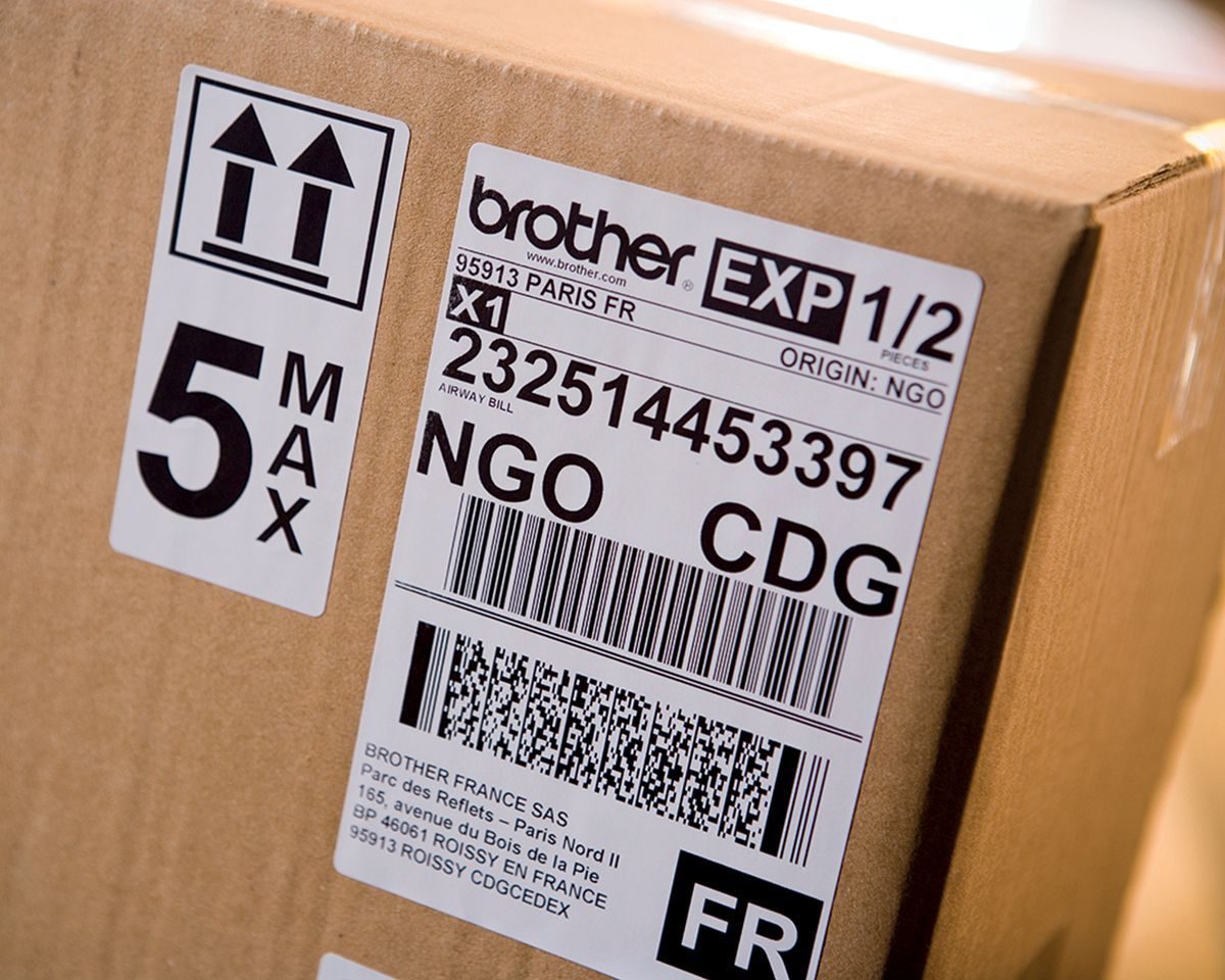 Brother QL-1110NWBC stampante per etichette (CD) Termica diretta 300 x 300 DPI 110 mm/s Con cavo e senza cavo DK Wi-Fi Bluetooth [QL1110NWBCUA1]