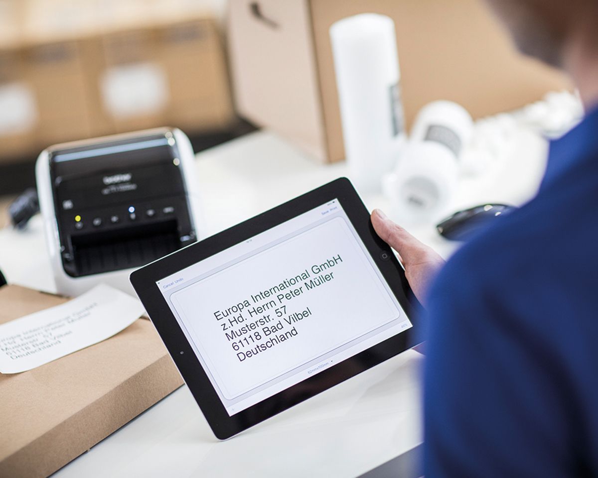 Brother QL-1110NWBC stampante per etichette (CD) Termica diretta 300 x 300 DPI 110 mm/s Con cavo e senza cavo DK Wi-Fi Bluetooth [QL1110NWBCUA1]