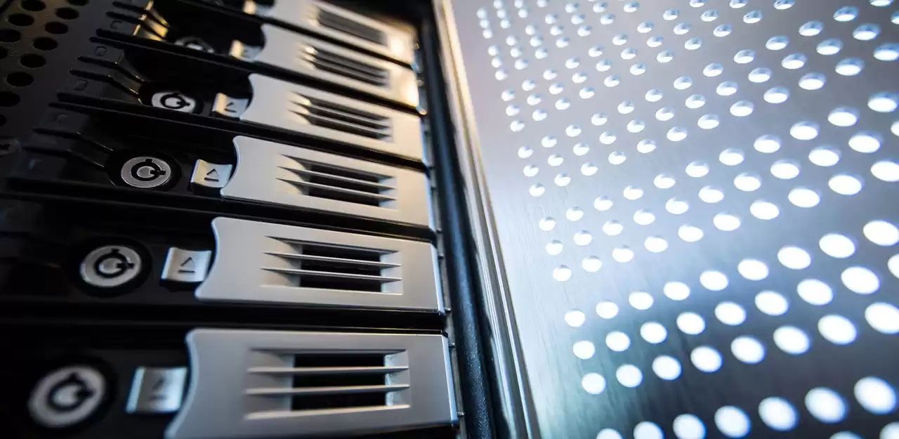 Western Digital Red WD142KFGX disco rigido interno 14 TB 7200 Giri/min 512 MB 3.5" Serial ATA III [WD142KFGX]