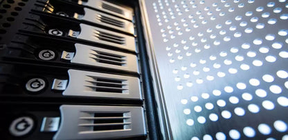 Western Digital Red WD142KFGX disco rigido interno 14 TB 7200 Giri/min 512 MB 3.5" Serial ATA III [WD142KFGX]