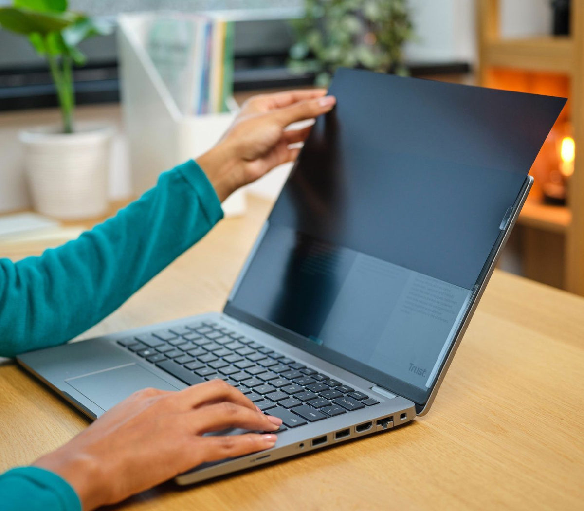 Trust Primo Filtro privacy per laptop da 14 - Nero [25194]
