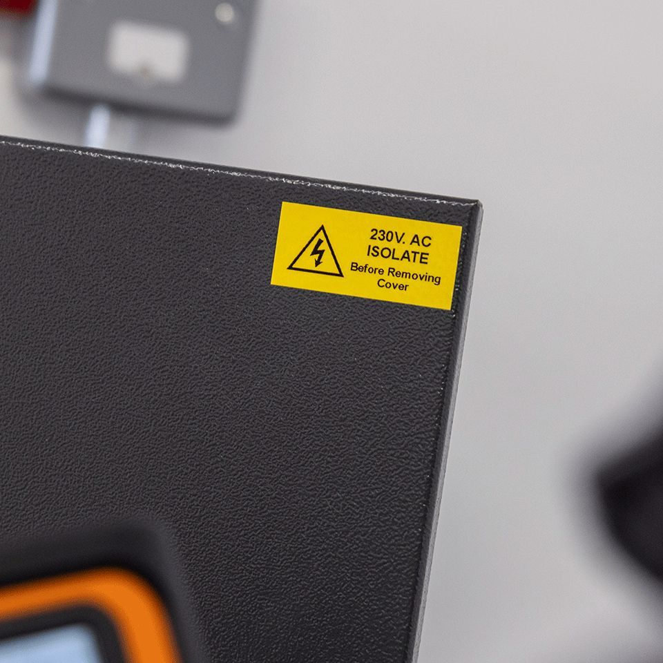 PTE310 ETICHETTATRICE SETTORE ELETTRICO BT 18MM [PTE310BTVPQL1]