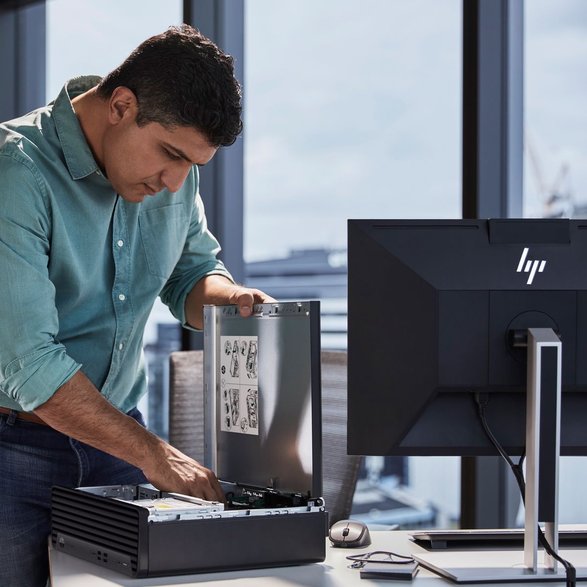 HP Elite SFF 800 G9 Intel Core i7 i7-14700 16 GB DDR5-SDRAM 512 GB SSD Windows 11 Pro PC Nero [99A54ET#ABZ]